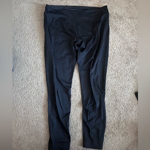 Woman’s Under Armour leggings